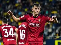 爱游戏-包含奥萨苏纳表现出色，暂时跻身前四的词条