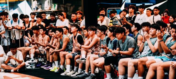 爱游戏下载-体育节目热播，篮球赛事引发热议