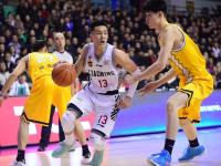 爱游戏体育-体育明星因涉嫌非法活动被警方拘捕，引起轩然大波