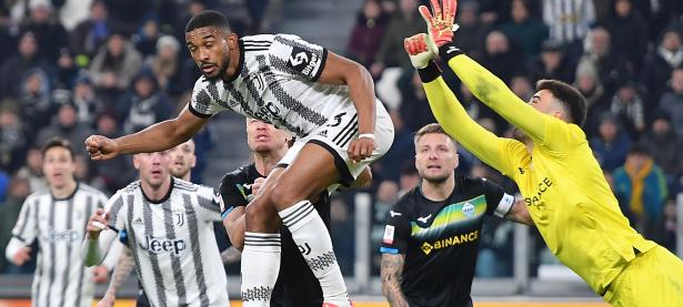 爱游戏在线-尤文图斯球员集体训练，备战未来比赛