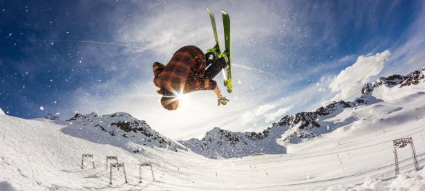 爱游戏娱乐-沙漏的最后一粒金砂，库里如何成为终结马刺王朝的关键先生