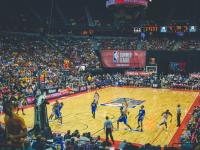 爱游戏官网-篮球世界的双重震撼，灰熊爆冷76人，文班亚马在美加墨世界杯接管比赛