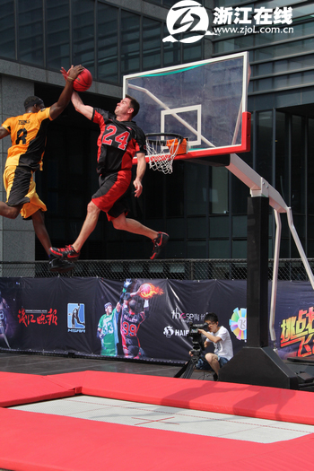 阿根廷篮球锦标赛季后赛，球队实力激烈对抗