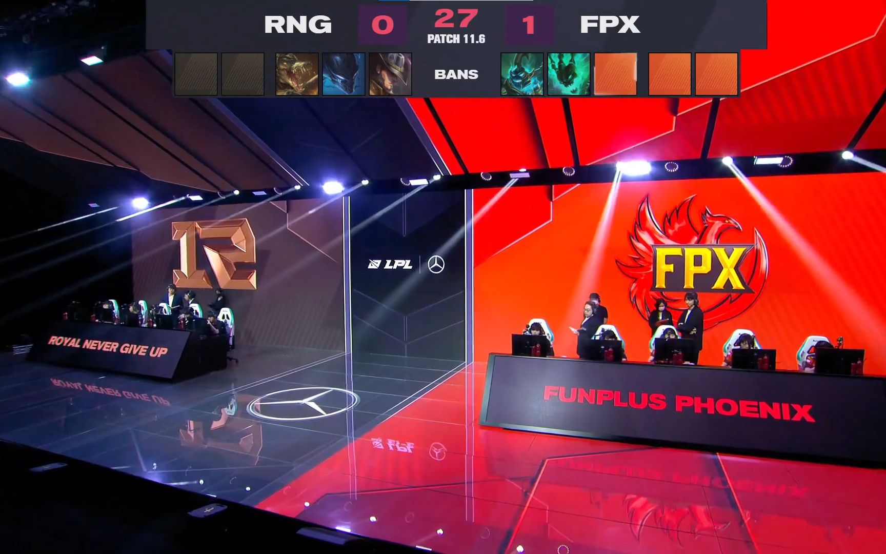 PSG绝杀MAD，Deft打出惊人五杀峡谷大战四强赛，引爆全场热议