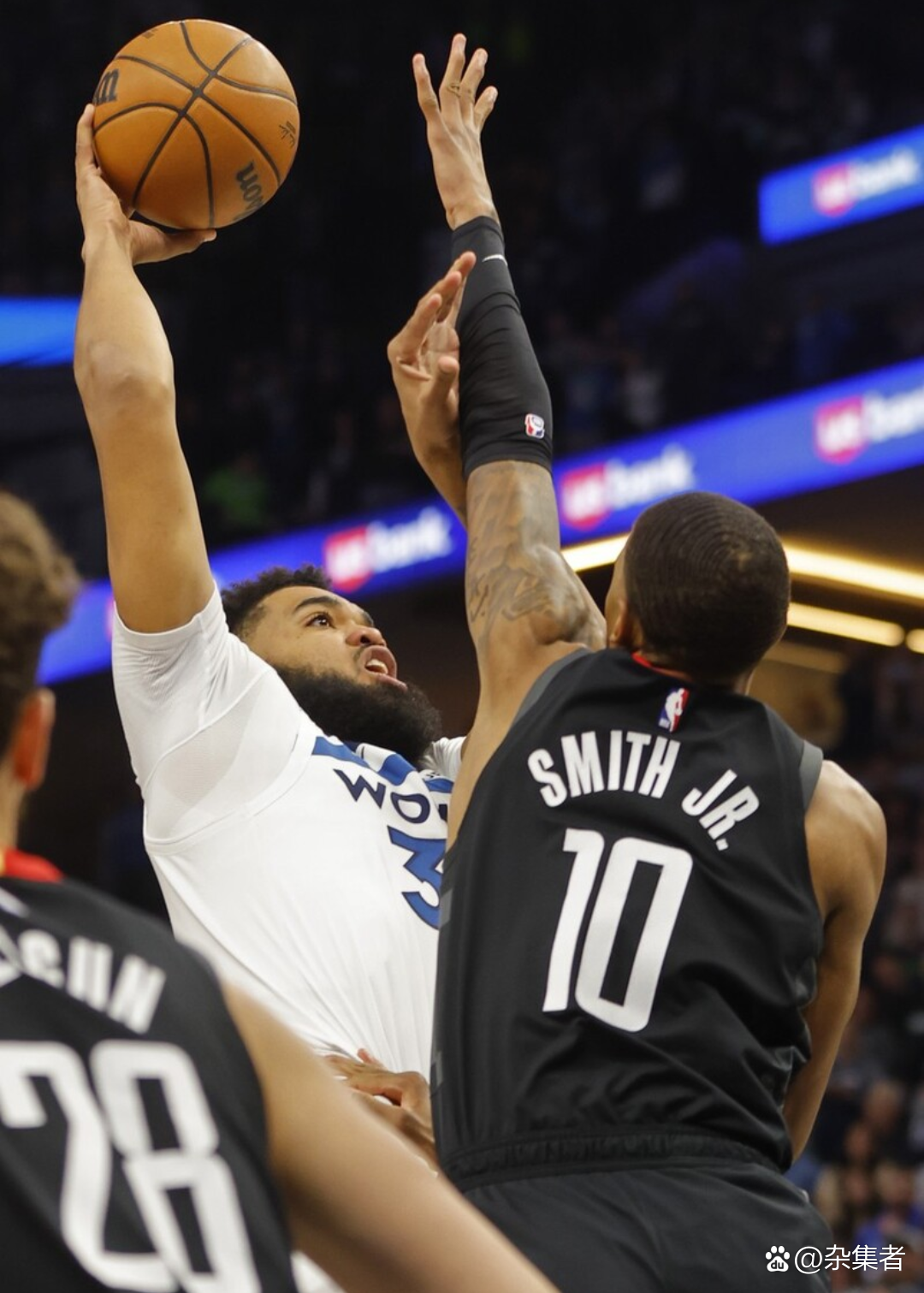 火箭客场战胜森林狼,威少表现出色 火箭客场战胜森林狼,威少表现出色