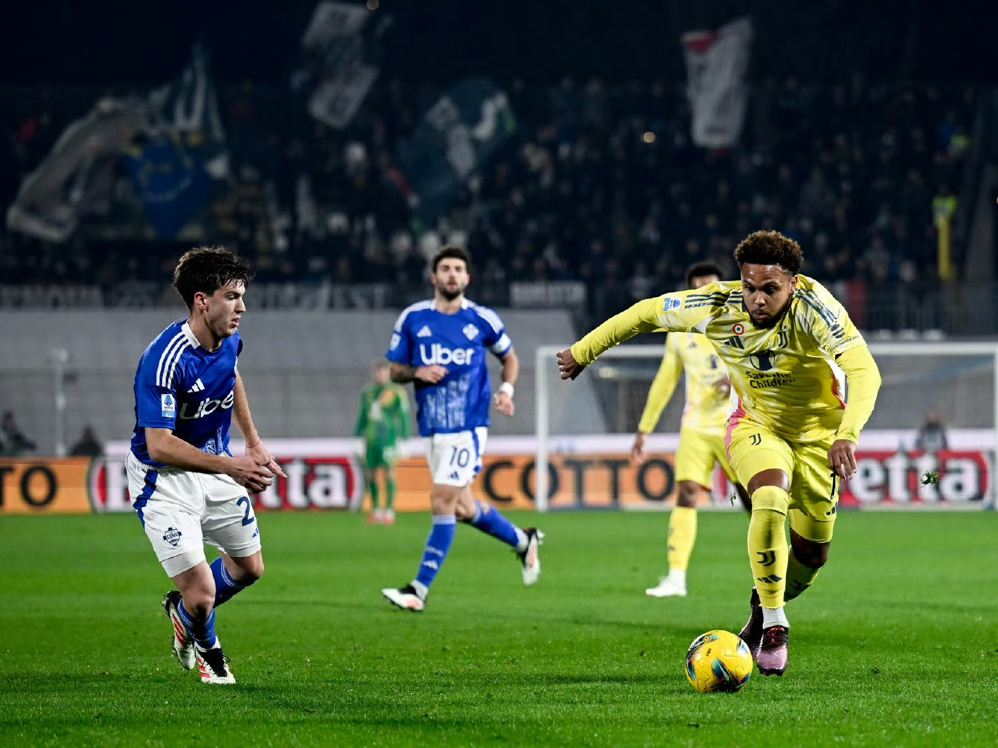 尤文图斯主场告捷,反击意甲榜首 尤文图斯主场告捷,反击意甲榜首